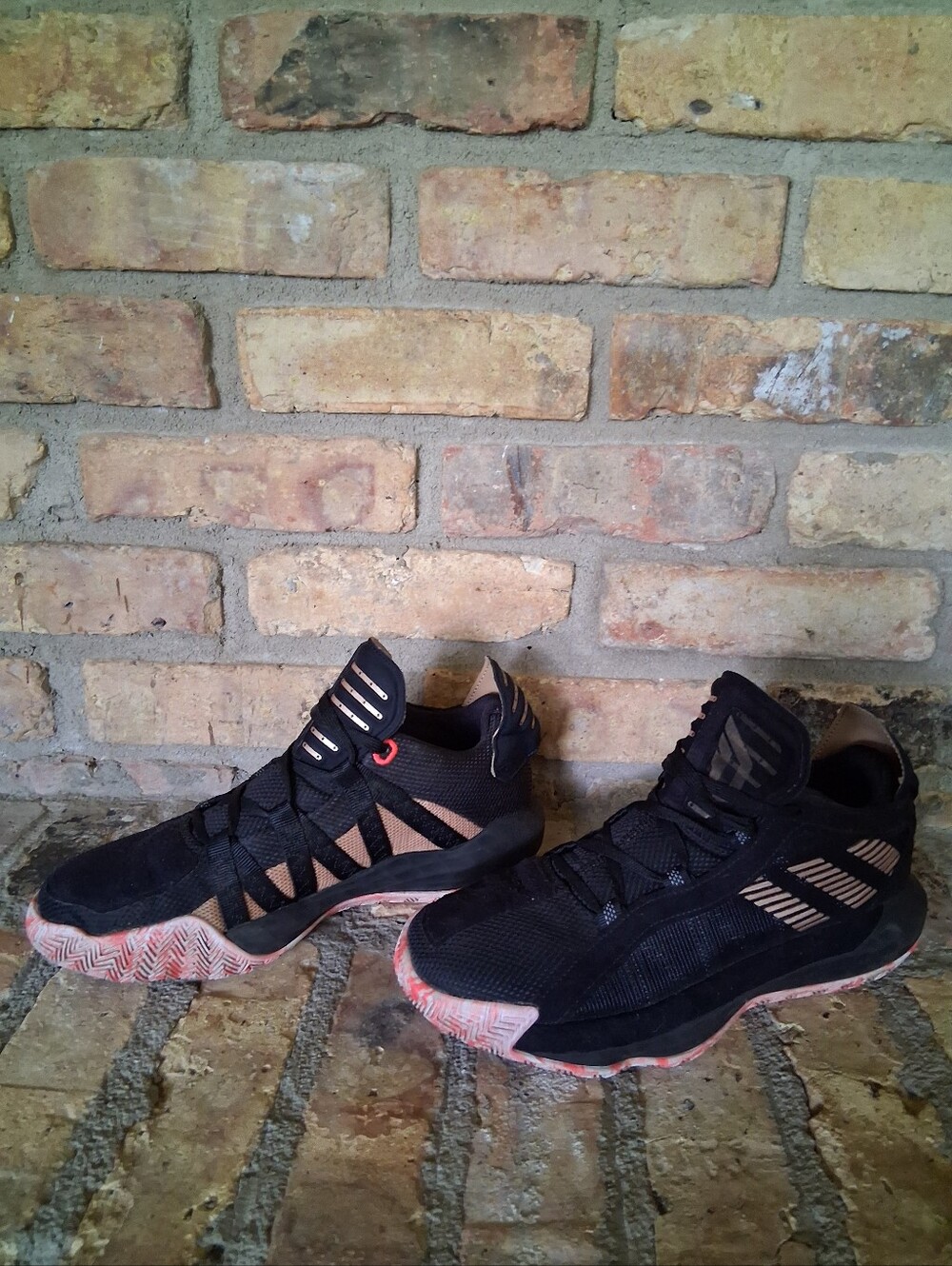 ADIDAS DAME 6 BASKETBALL SHOE SIZE 7
